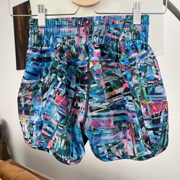 Lululemon Seawheeze Tracker Short - Picture 2 of 4